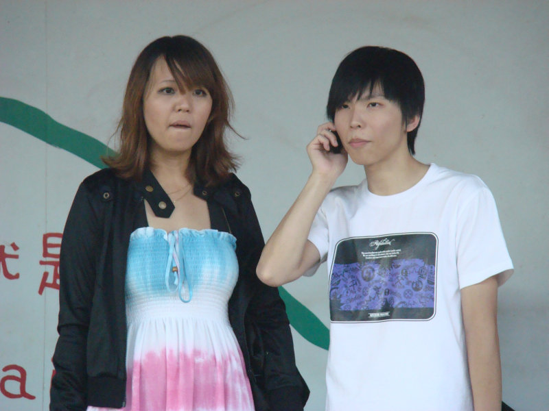 月台交談旅客2009台中火車站台灣鐵路旅遊攝影