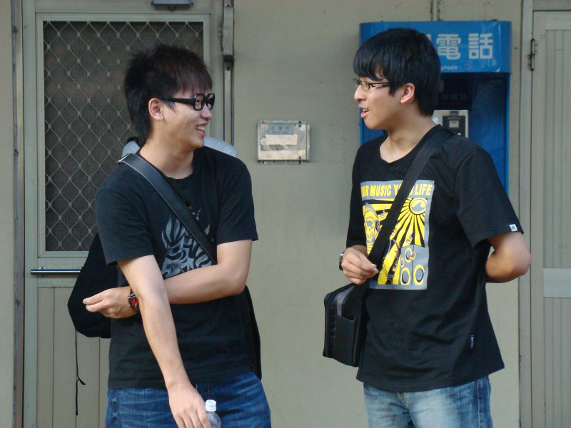 月台交談旅客2009台中火車站台灣鐵路旅遊攝影