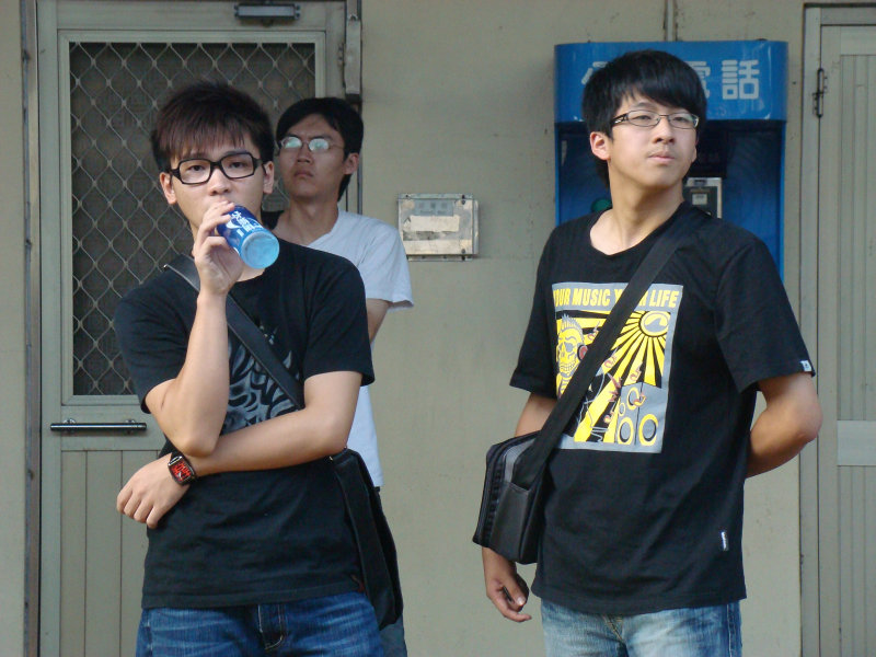 月台交談旅客2009台中火車站台灣鐵路旅遊攝影