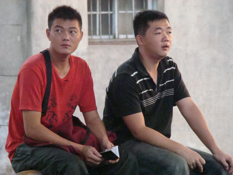 月台交談旅客2009台中火車站台灣鐵路旅遊攝影