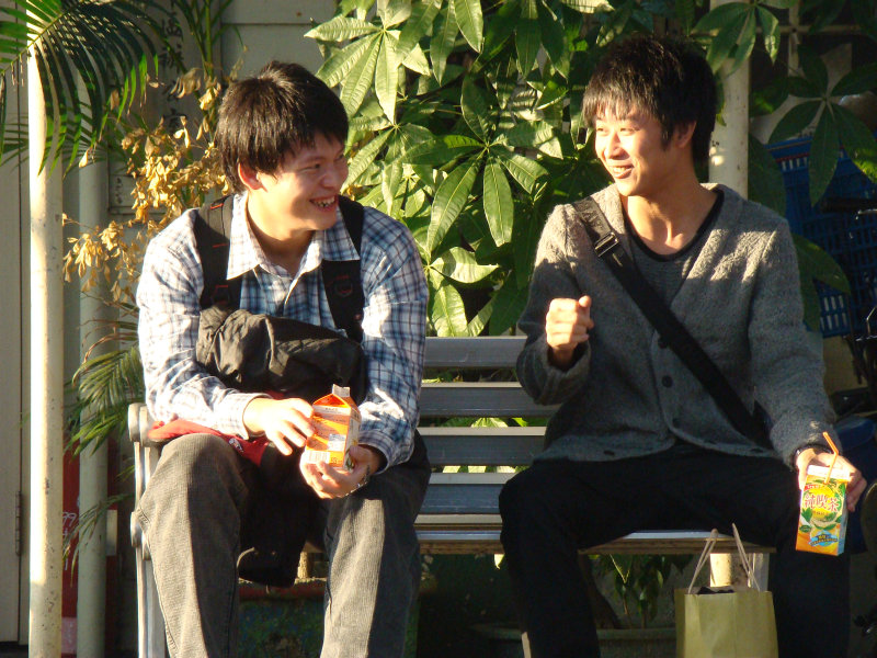 月台交談旅客2009台中火車站台灣鐵路旅遊攝影