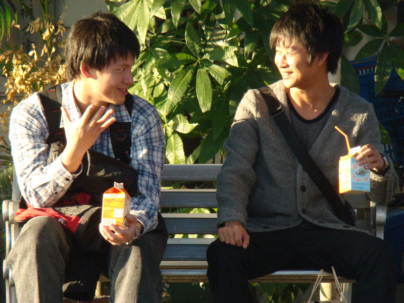 月台交談旅客2009台中火車站台灣鐵路旅遊攝影