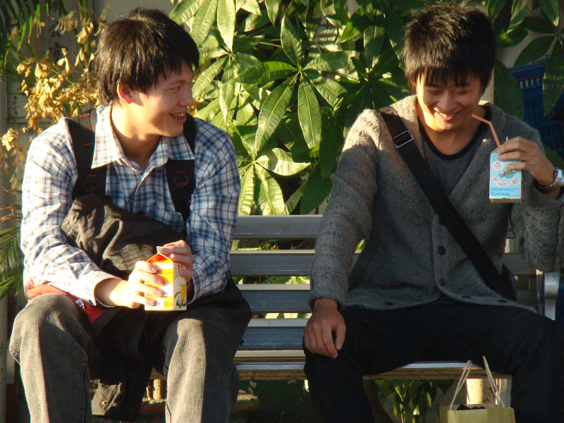 月台交談旅客2009台中火車站台灣鐵路旅遊攝影