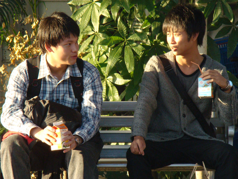 月台交談旅客2009台中火車站台灣鐵路旅遊攝影