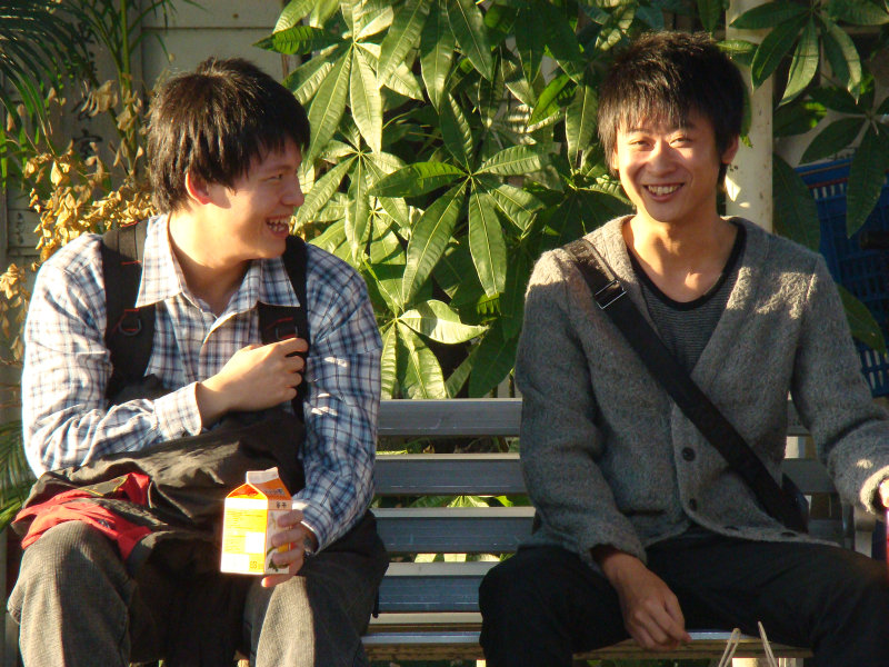 月台交談旅客2009台中火車站台灣鐵路旅遊攝影