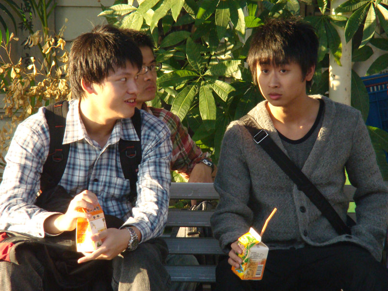 月台交談旅客2009台中火車站台灣鐵路旅遊攝影