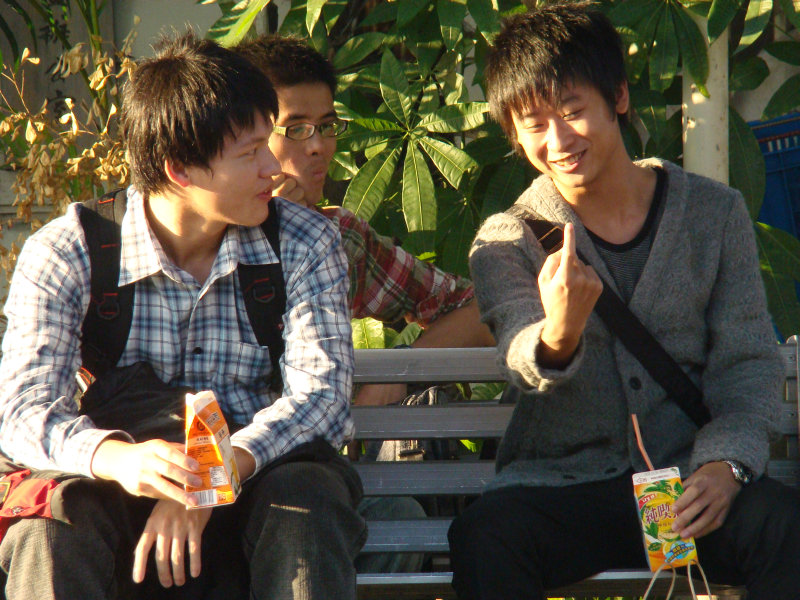 月台交談旅客2009台中火車站台灣鐵路旅遊攝影