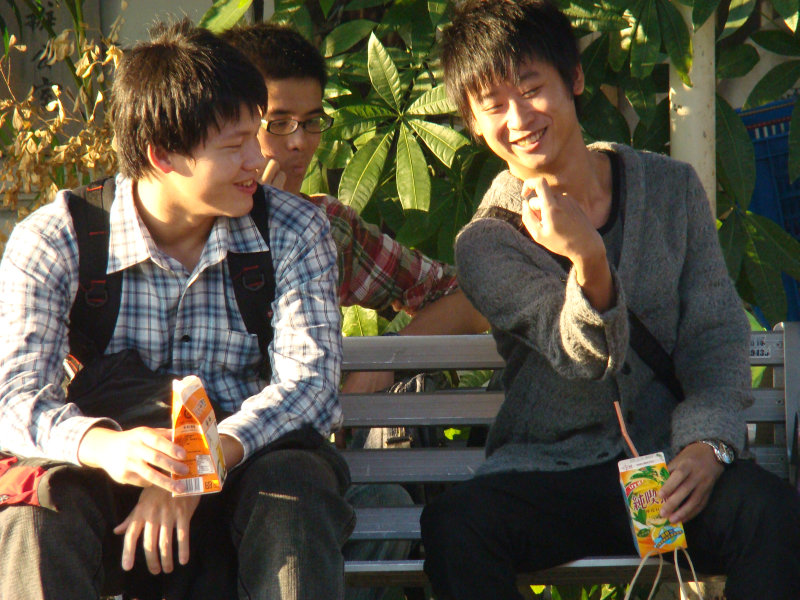 月台交談旅客2009台中火車站台灣鐵路旅遊攝影