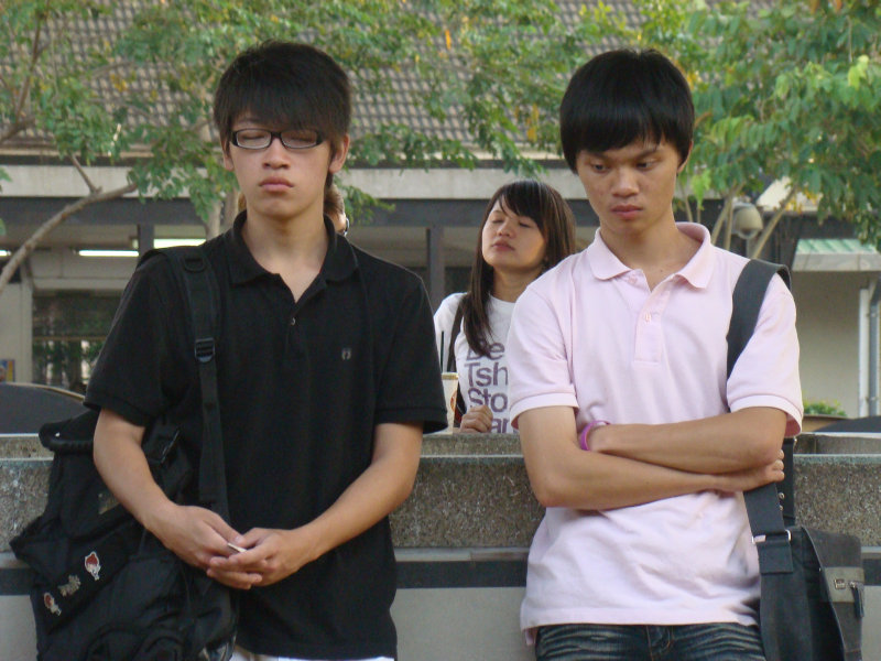 月台交談旅客2009台中火車站台灣鐵路旅遊攝影