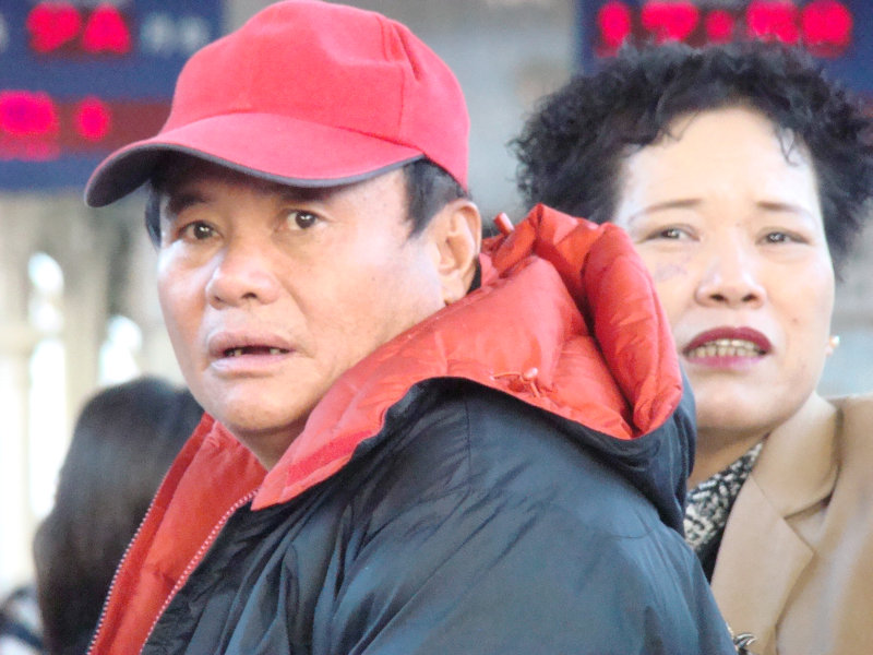 月台交談旅客2009台中火車站台灣鐵路旅遊攝影