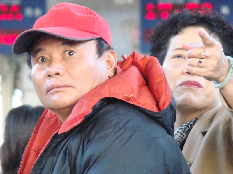 月台交談旅客2009台中火車站台灣鐵路旅遊攝影