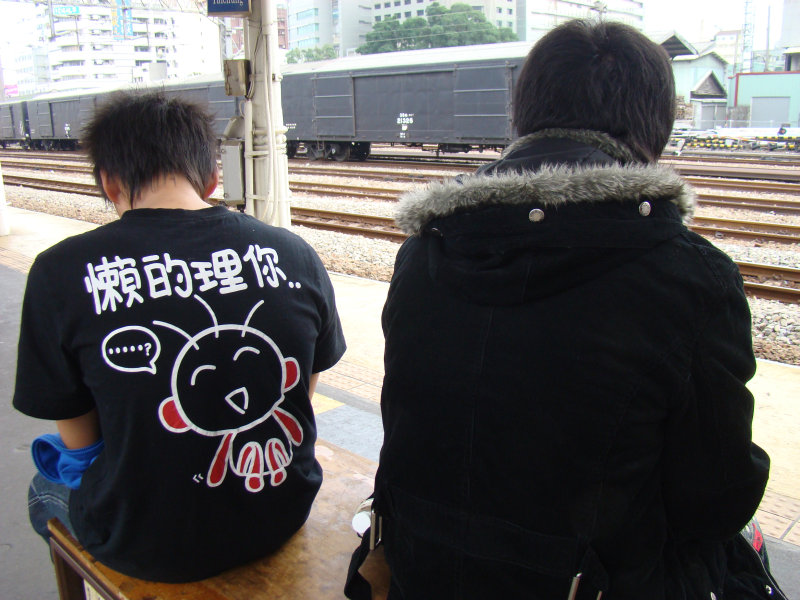 月台交談旅客2009台中火車站台灣鐵路旅遊攝影