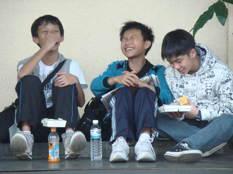 月台交談旅客2009台中火車站台灣鐵路旅遊攝影