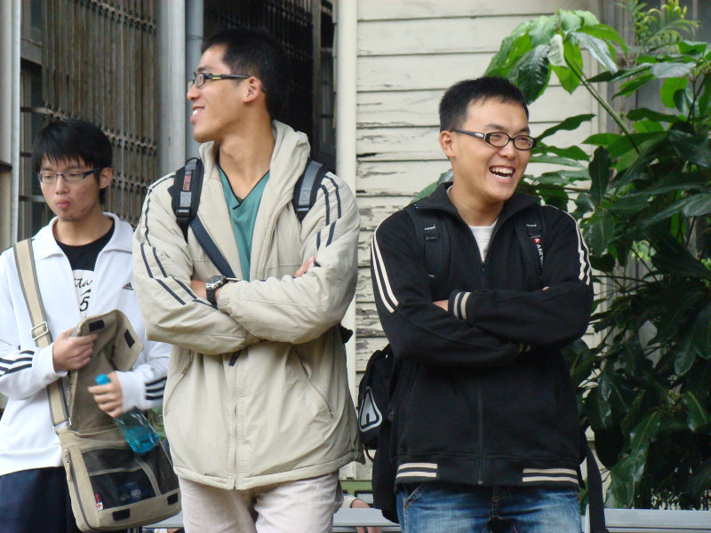 月台交談旅客2009台中火車站台灣鐵路旅遊攝影