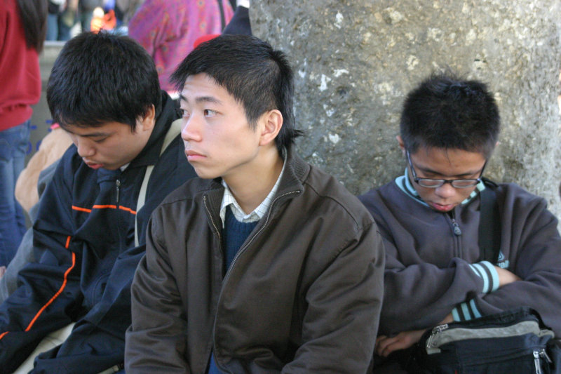 月台交談的旅客2005台中火車站台灣鐵路旅遊攝影