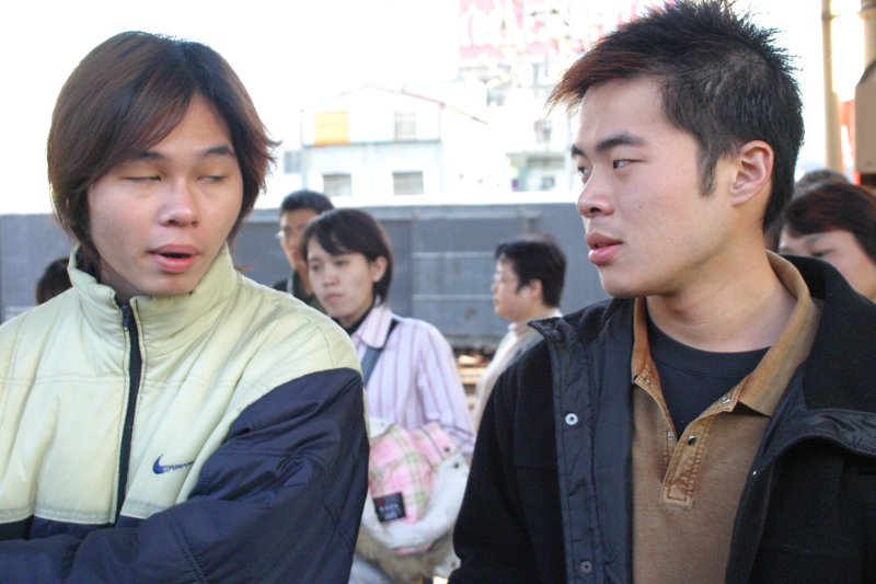月台交談的旅客2005台中火車站台灣鐵路旅遊攝影