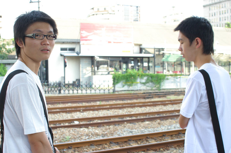 月台交談的旅客2005台中火車站台灣鐵路旅遊攝影