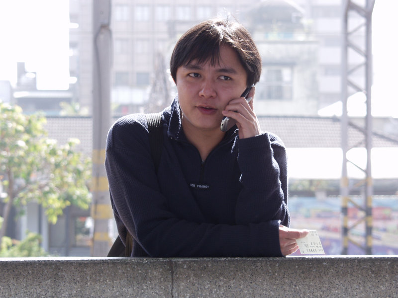 月台交談的旅客2006台中火車站台灣鐵路旅遊攝影