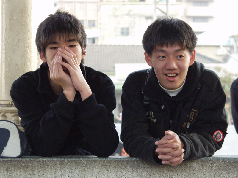 月台交談的旅客2006台中火車站台灣鐵路旅遊攝影