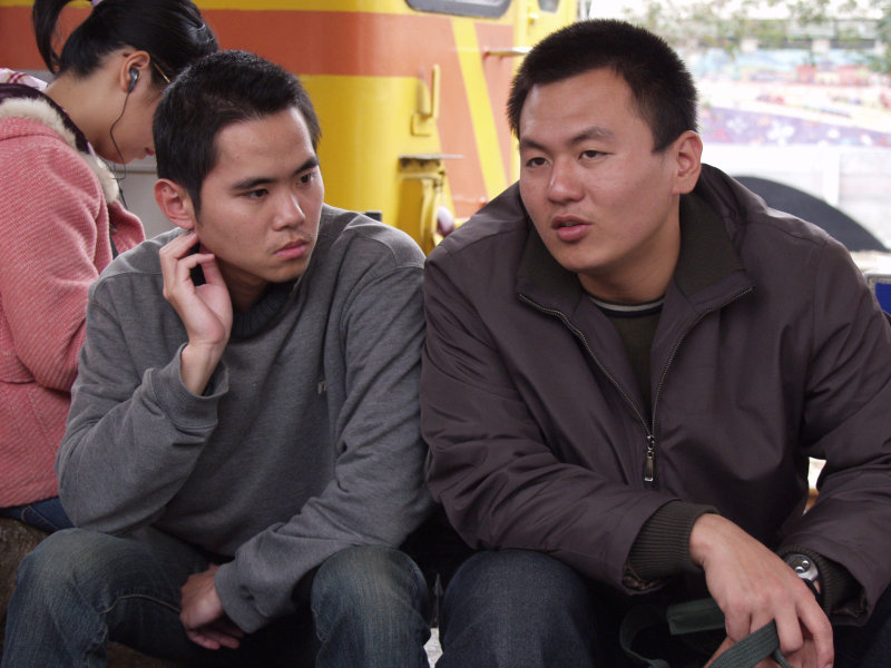 月台交談的旅客2006台中火車站台灣鐵路旅遊攝影