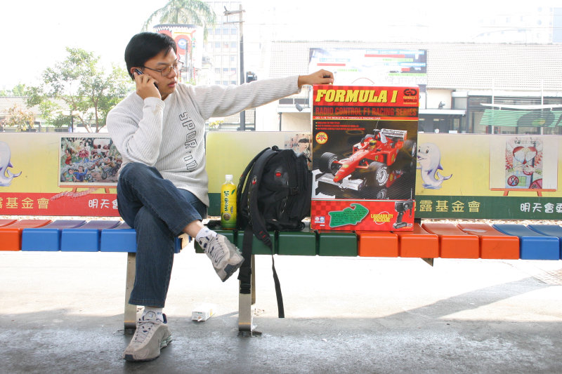 月台旅客2005年台中火車站台灣鐵路旅遊攝影