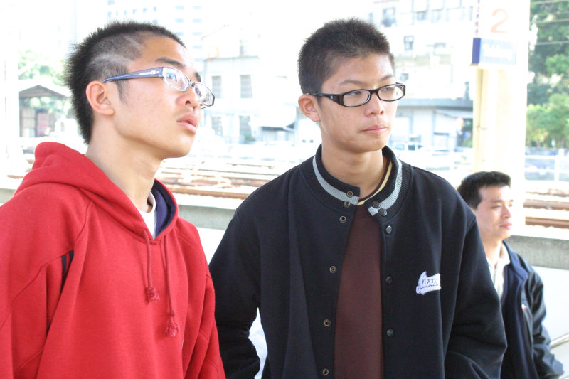 月台旅客2005年台中火車站台灣鐵路旅遊攝影