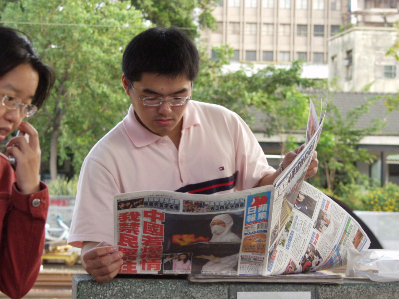 月台旅客2005年台中火車站台灣鐵路旅遊攝影