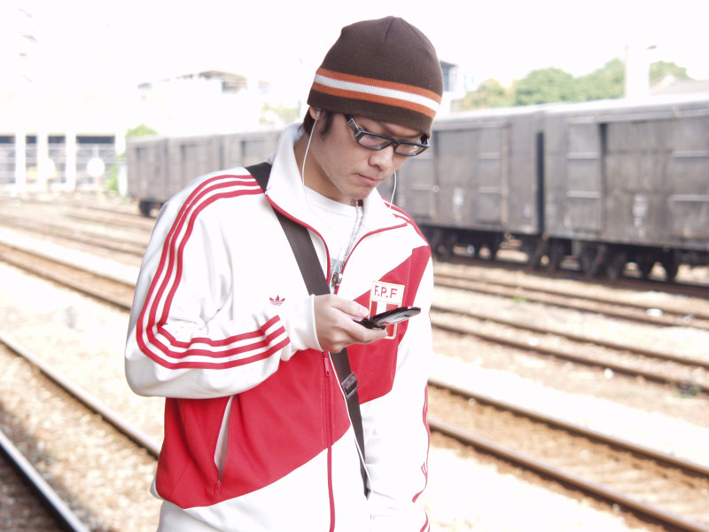 月台旅客2006台中火車站台灣鐵路旅遊攝影