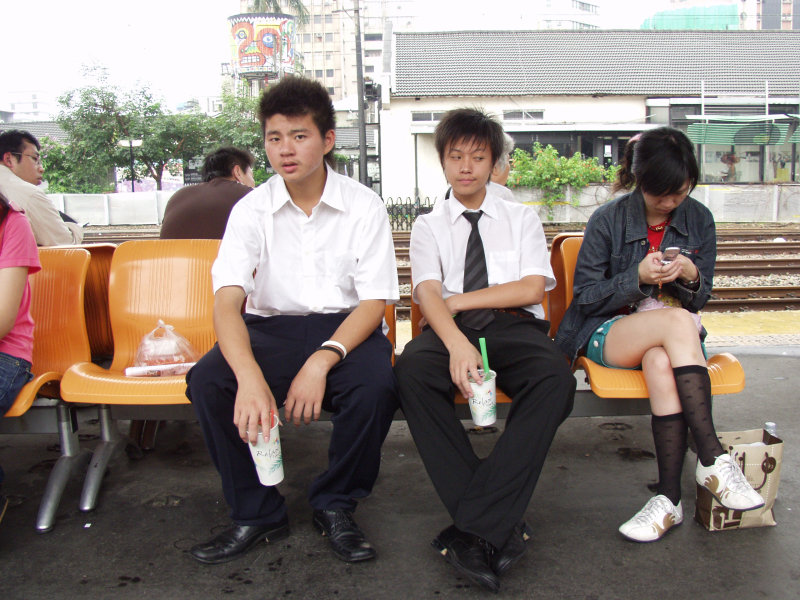 月台旅客2006台中火車站台灣鐵路旅遊攝影