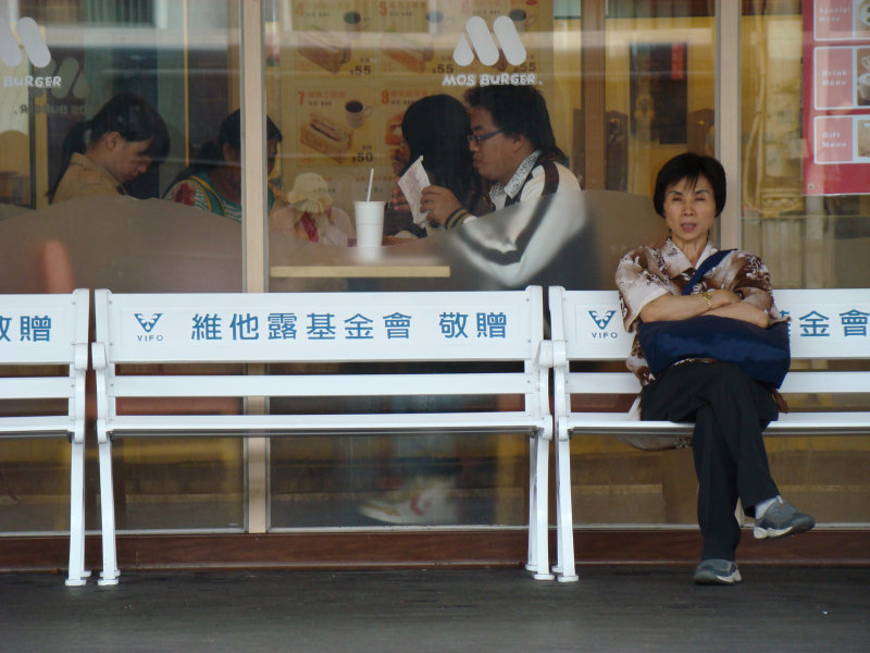 月台旅客2007台中火車站台灣鐵路旅遊攝影