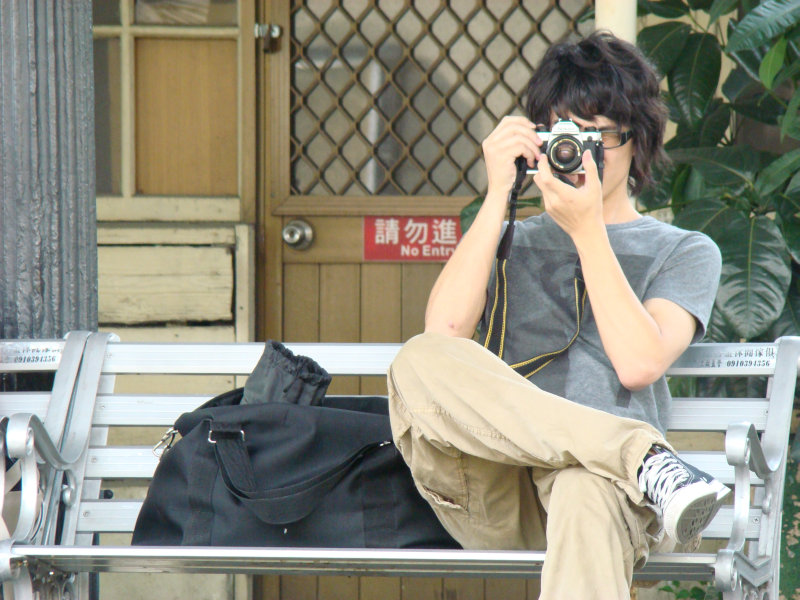 月台旅客2007台中火車站台灣鐵路旅遊攝影