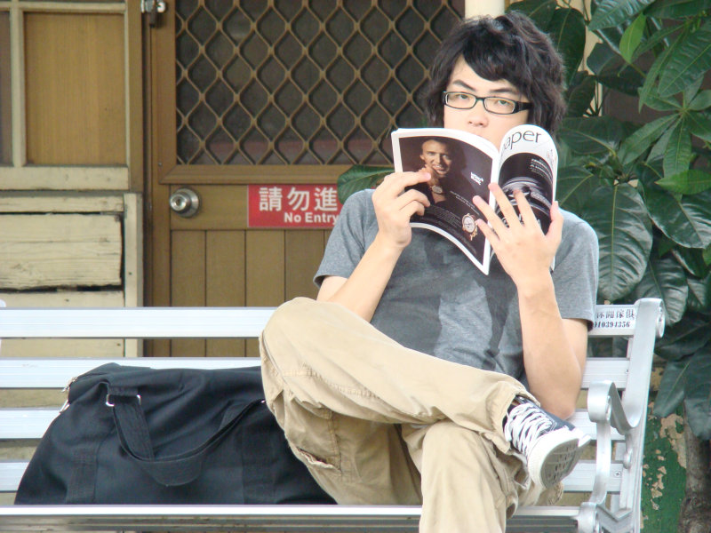 月台旅客2007台中火車站台灣鐵路旅遊攝影