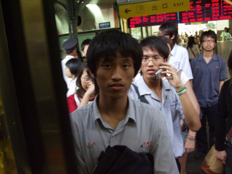 月台旅客2007台中火車站台灣鐵路旅遊攝影