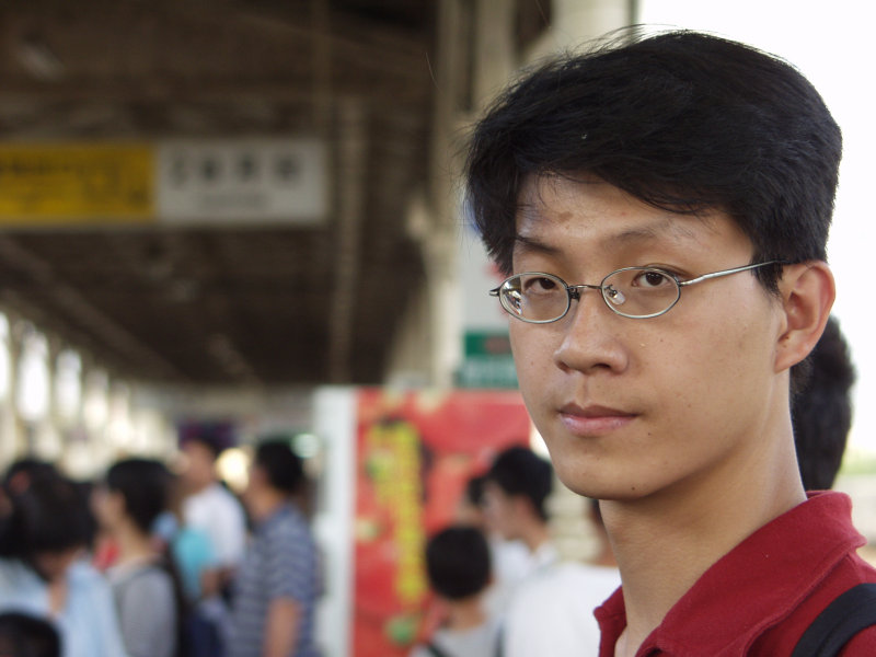 月台旅客特寫2002台中火車站台灣鐵路旅遊攝影