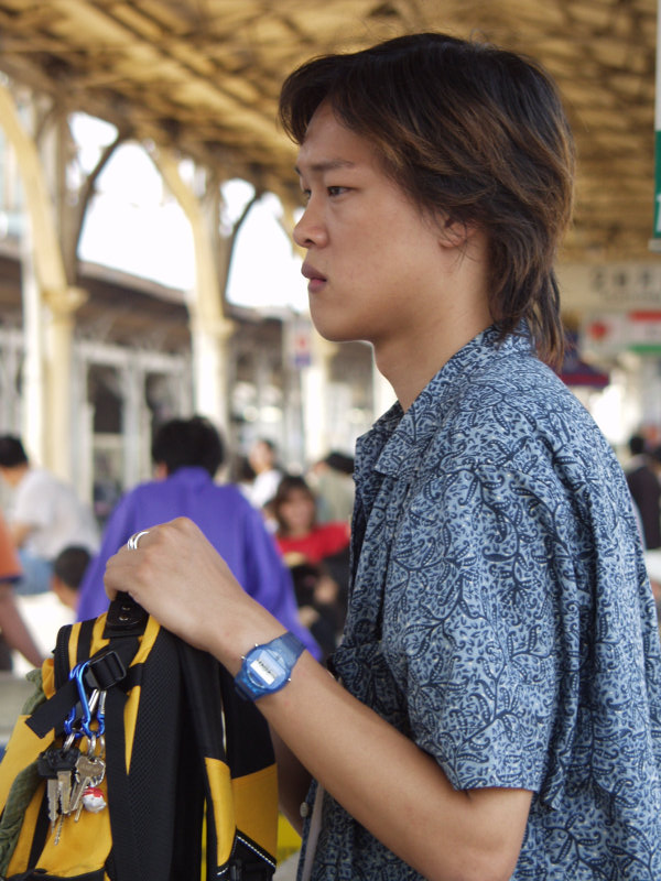 月台旅客特寫2002台中火車站台灣鐵路旅遊攝影