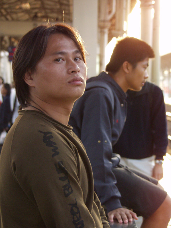 月台旅客特寫2002台中火車站台灣鐵路旅遊攝影