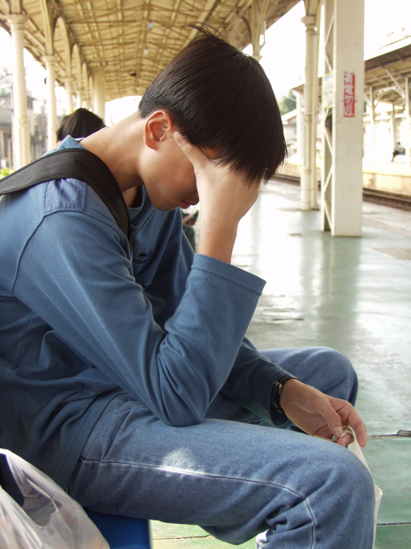 月台旅客特寫2002台中火車站台灣鐵路旅遊攝影