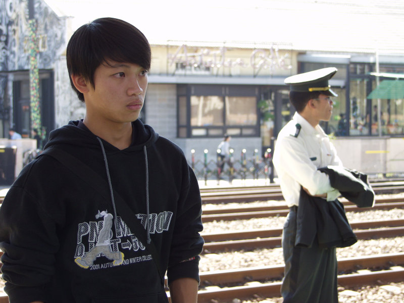 月台旅客特寫2002台中火車站台灣鐵路旅遊攝影