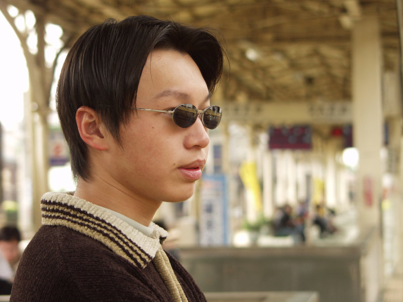 月台旅客特寫2002台中火車站台灣鐵路旅遊攝影