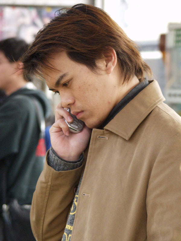 月台旅客特寫2003台中火車站台灣鐵路旅遊攝影