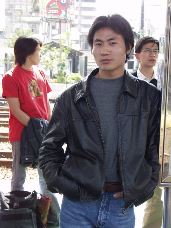 月台旅客特寫2003台中火車站台灣鐵路旅遊攝影