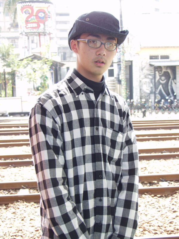 月台旅客特寫2003台中火車站台灣鐵路旅遊攝影