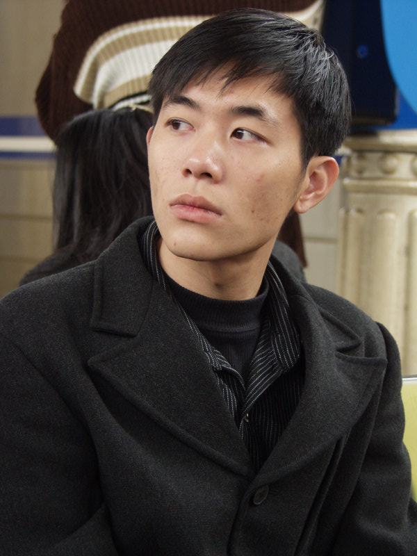 月台旅客特寫2003台中火車站台灣鐵路旅遊攝影