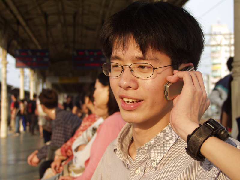 月台旅客特寫2003台中火車站台灣鐵路旅遊攝影