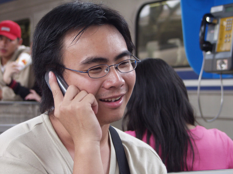 月台旅客特寫2003台中火車站台灣鐵路旅遊攝影