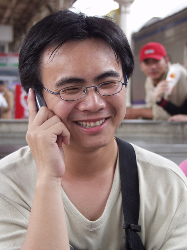 月台旅客特寫2003台中火車站台灣鐵路旅遊攝影