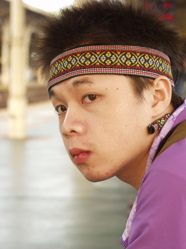 月台旅客特寫2003台中火車站台灣鐵路旅遊攝影