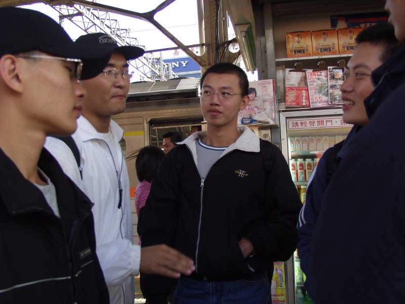 月台旅客特寫2003台中火車站台灣鐵路旅遊攝影