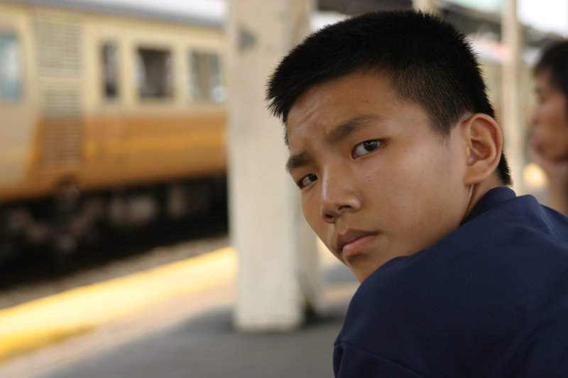 月台旅客特寫2004台中火車站台灣鐵路旅遊攝影