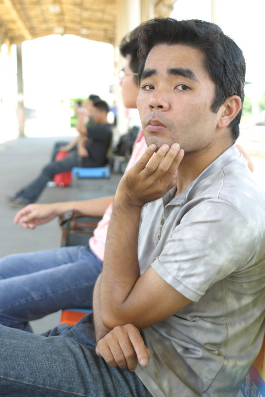 月台旅客特寫2004台中火車站台灣鐵路旅遊攝影